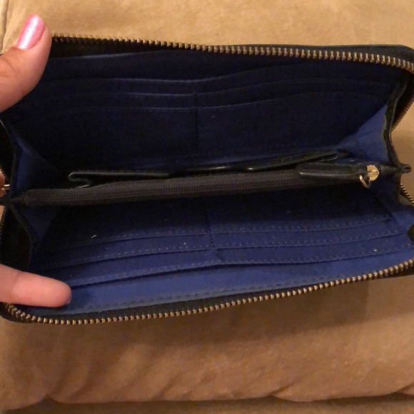 Juicy Couture leather wallet with gold buckle - Picture 5 of 6